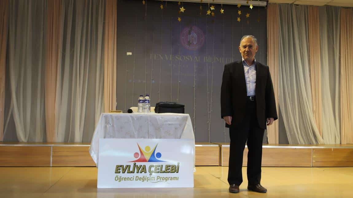 Okulumuz Konferans Salonu'nda Yazar Mehmet Kahraman 